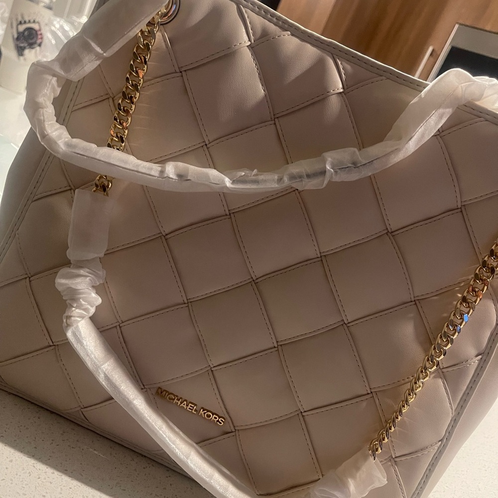 NWT Michael Kors cream quilted tote